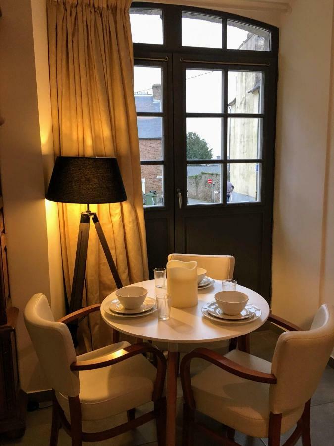 Gate House Lodge Dinan Kültér fotó