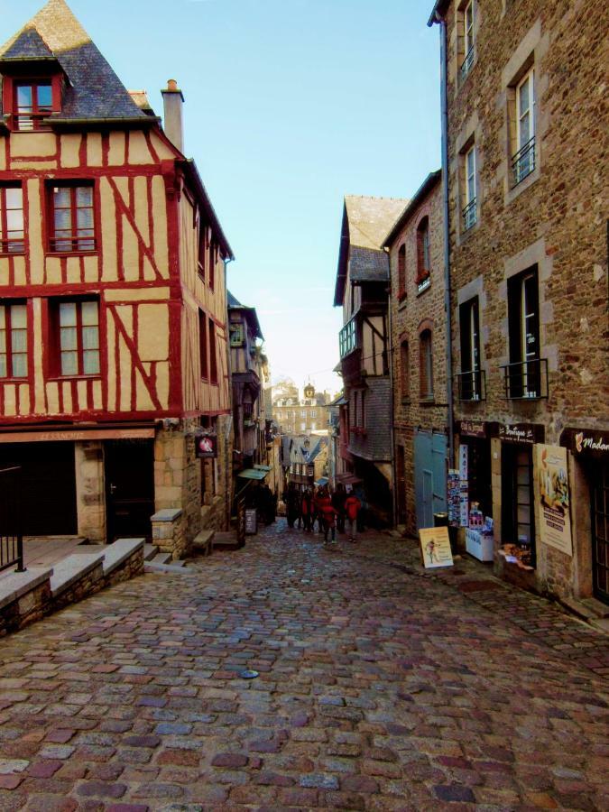 Gate House Lodge Dinan Kültér fotó