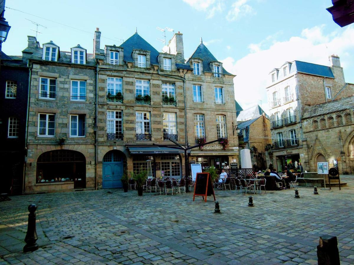 Gate House Lodge Dinan Kültér fotó